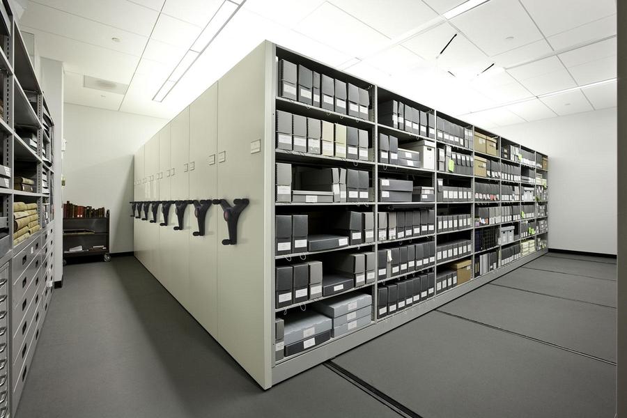 Estanter&#237;a m&#243;vil para la organizaci&#243;n de archivos.