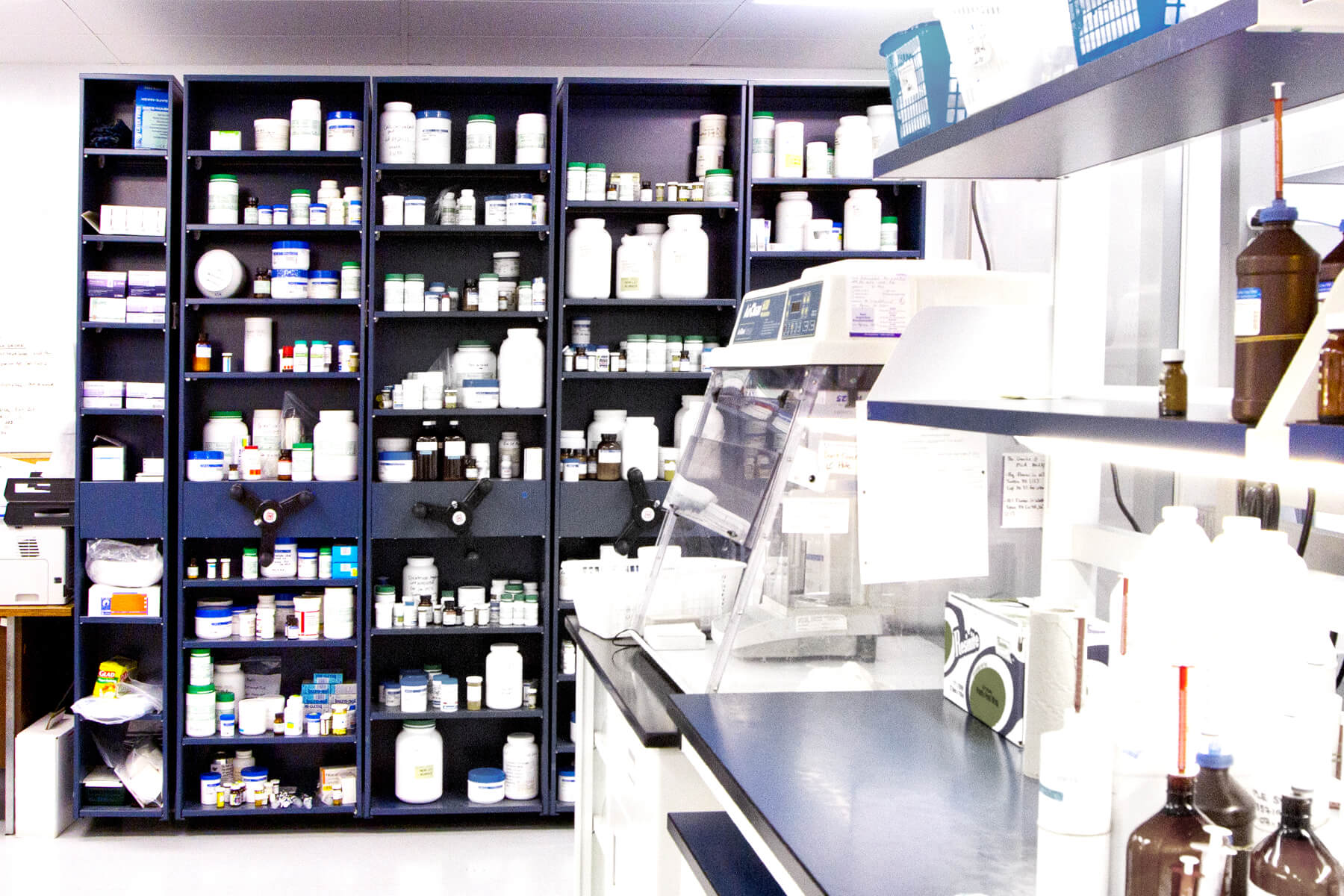 Sistema de almacenamiento para la farmacia veterinaria.