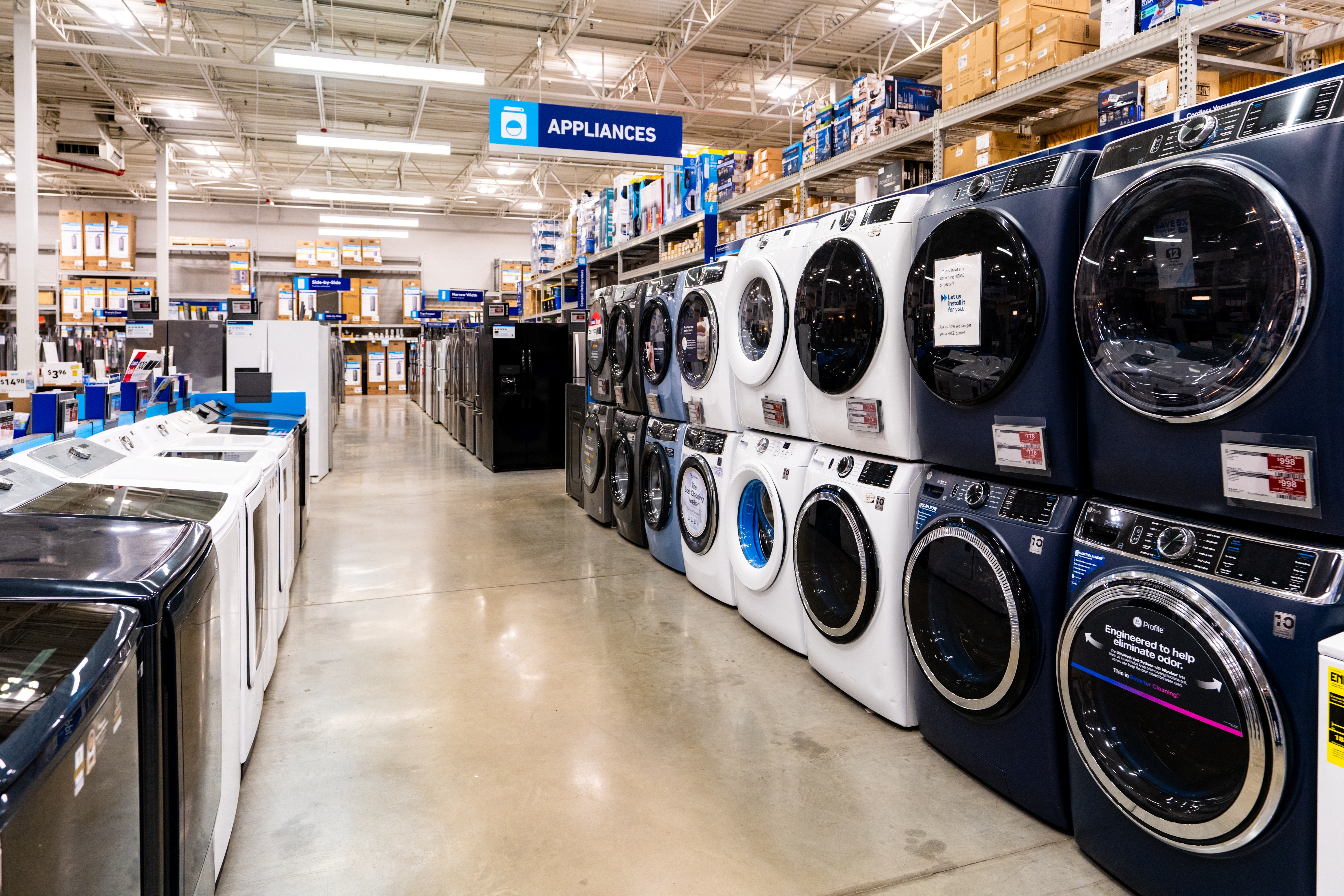 Tienda de mejoras para el hogar – sección de electrodomésticos